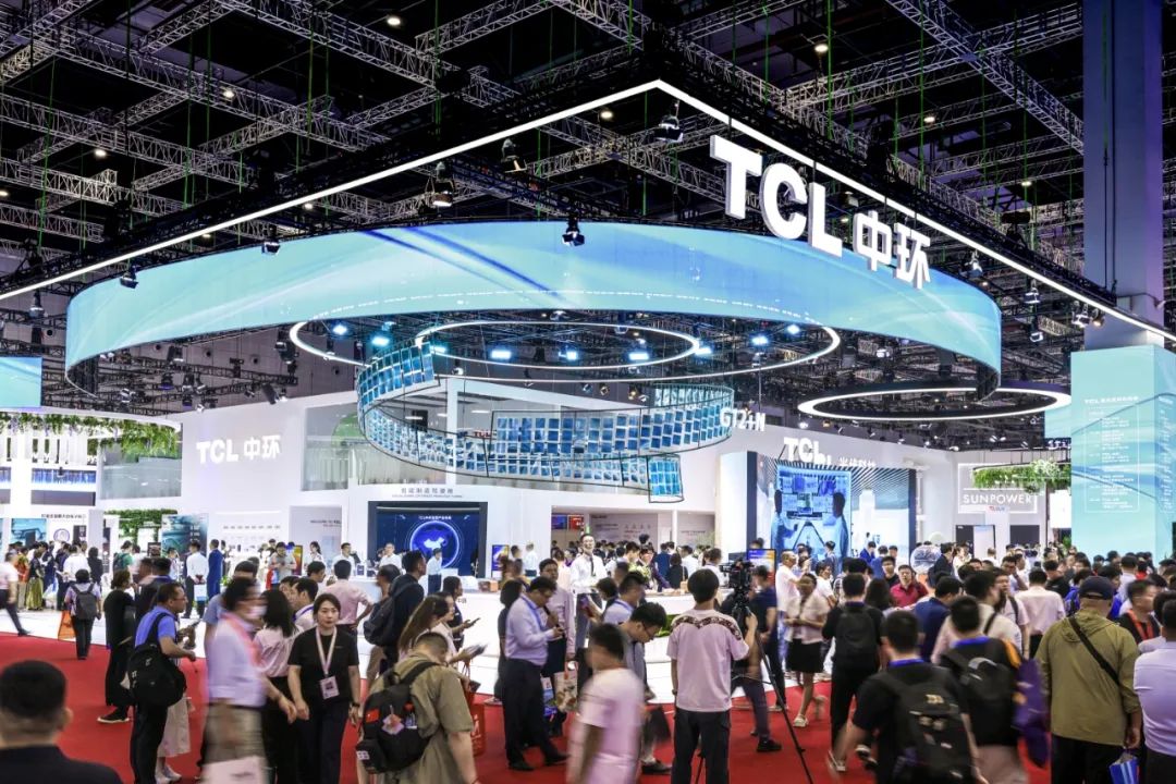 TCL中环璀璨亮相2025上海SNEC展会！